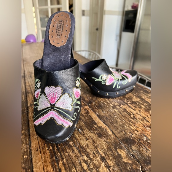 Seychelles platform Clogs Embroidery and Leather Floral Mules 4 inch Heels Sz 10 - Picture 2 of 8